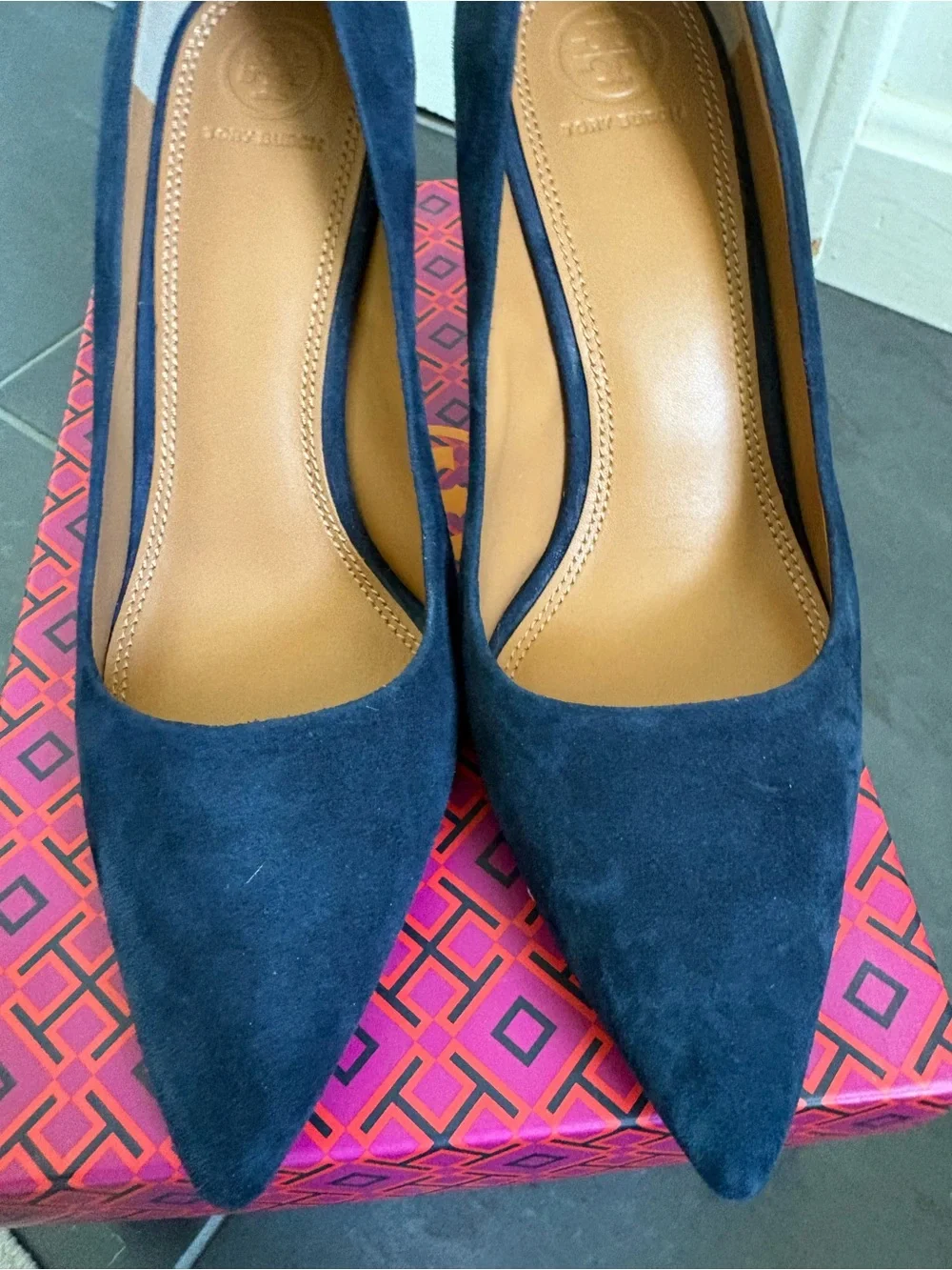 NWT Tory Burch Classic Pointed-Toe Suede Pumps in Navy Blue